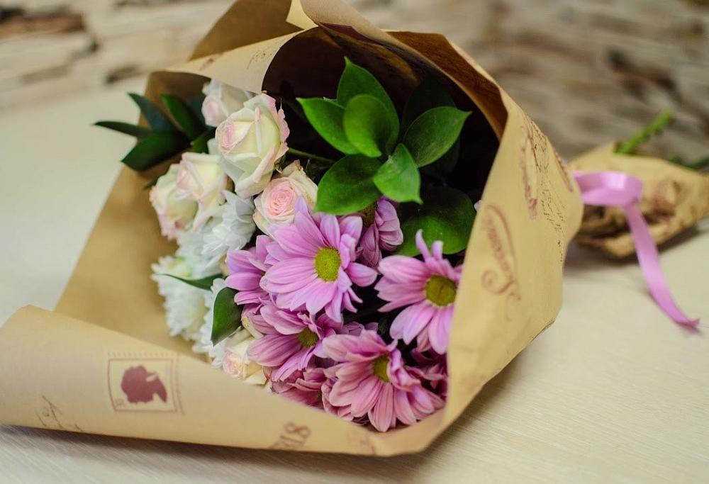 Букет цветов из: Розы и Хризантемы в Сокуре