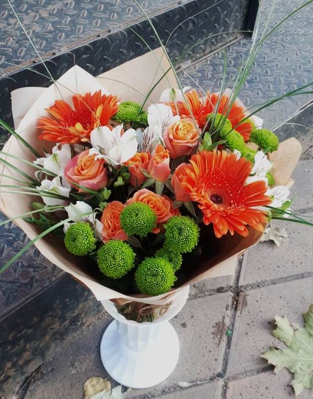 Букет цветов из: Герберы, Хризантемы, Альстромерии и Розы в Сокуре