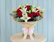 Букет цветов из:  Лилии и Розы #REPLACE_PRED# Сокуре