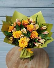 Букет цветов из:  Альстромерии и Розы в Сокуре