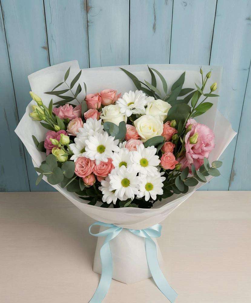 Букет цветов из: Розы, Лизиантусы и Хризантемы в Сокуре