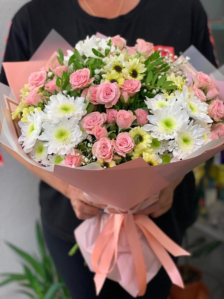 Букет цветов из: Розы и Хризантемы в Сокуре
