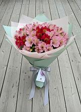 Букет цветов из:  Альстромерии в Сокуре
