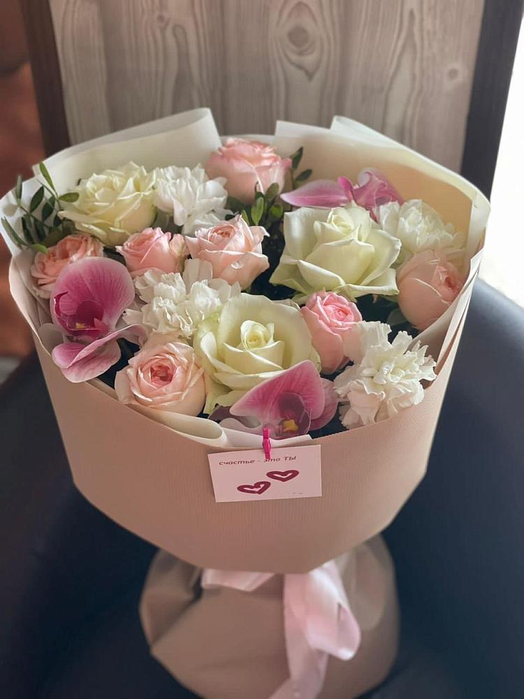 Букет цветов из: Орхидеи, Розы и Гвоздики в Сокуре