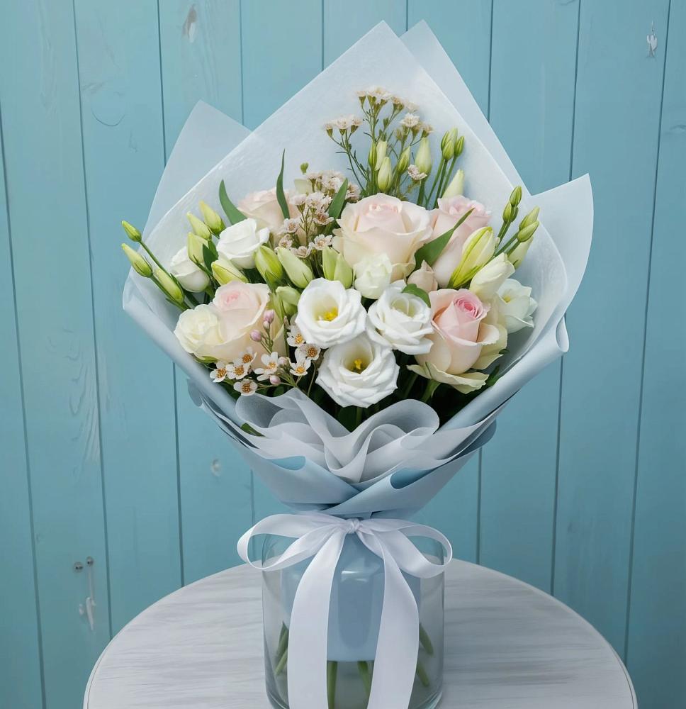 Букет цветов из: Розы и Лизиантусы в Сокуре