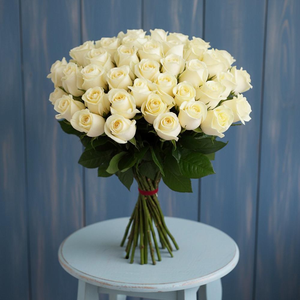 Букет 51 Белая роза Эдлесс Лав в Сокуре