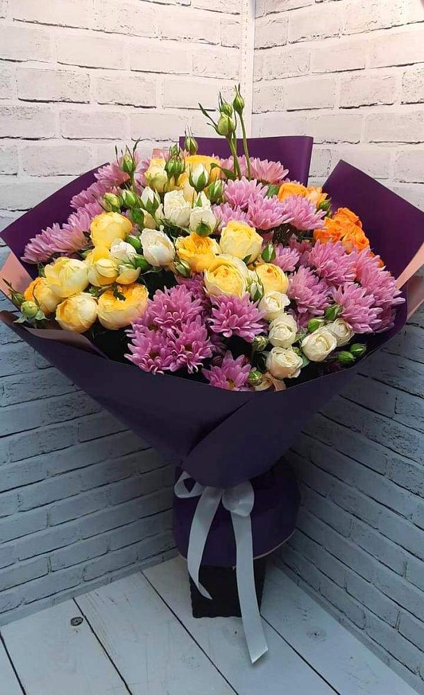 Букет цветов из: Хризантемы и Розы в Сокуре