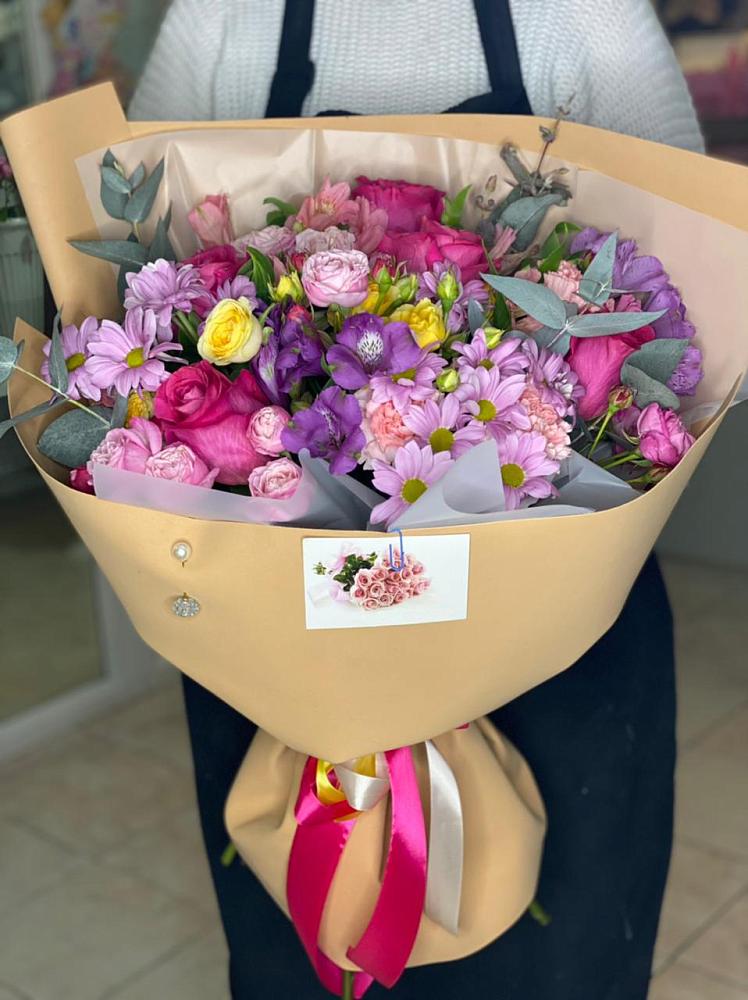 Букет цветов из: Хризантемы, Гвоздики и Альстромерии в Сокуре