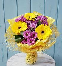Букет цветов из:  Хризантемы и Герберы в Сокуре