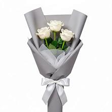 Букет 3 белые розы в Сокуре