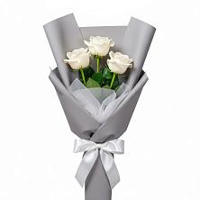 Букет 3 белые розы в Сокуре