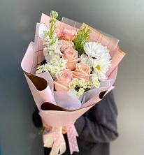 Букет цветов из:  Хризантемы и Розы в Сокуре