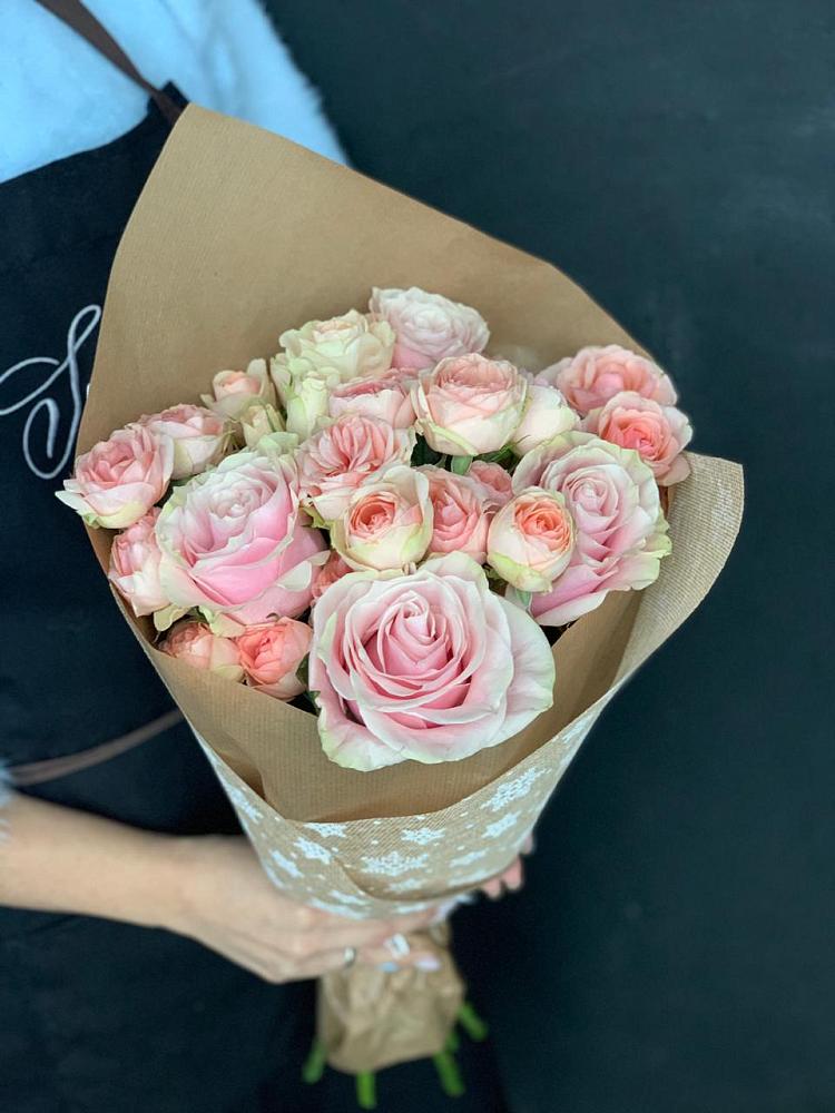 Букет цветов из: Хризантемы и Розы в Сокуре