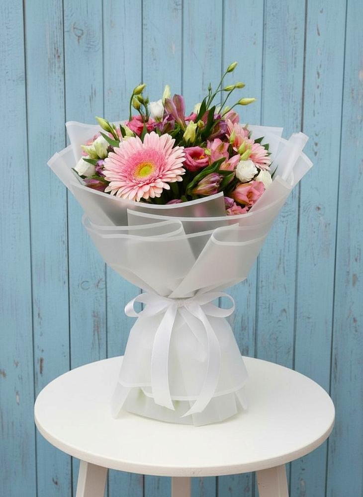 Букет цветов из: Герберы, Альстромерии и Лизиантусы в Сокуре