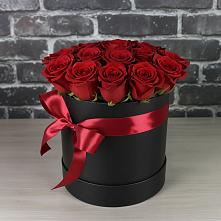 Цветочная композиция из Розы в шляпной коробке в Сокуре