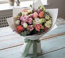 Букет цветов из:  Розы, Лизиантусы и Гвоздики в Сокуре