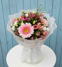 Букет цветов из:  Герберы, Альстромерии и Лизиантусы в Сокуре