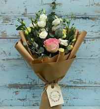 Букет цветов из:  Розы и Лизиантусы в Сокуре