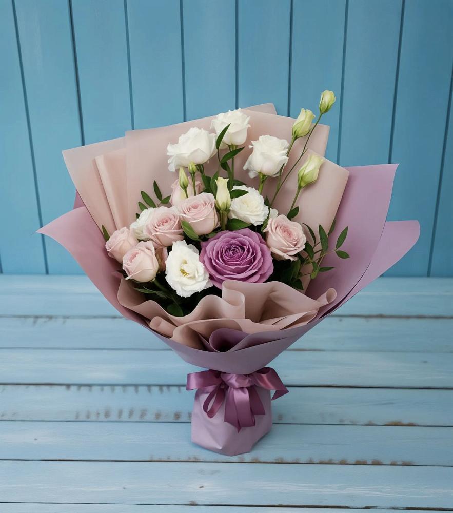 Букет цветов из: Розы и Лизиантусы в Сокуре