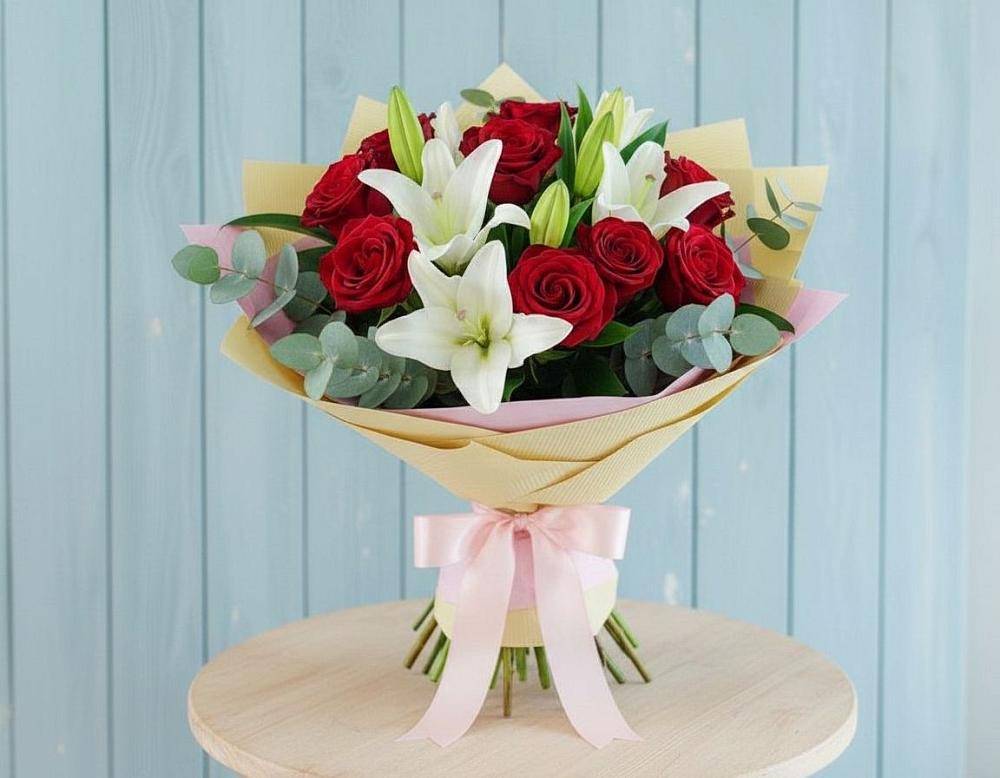 Букет цветов из: Лилии и Розы в Сокуре